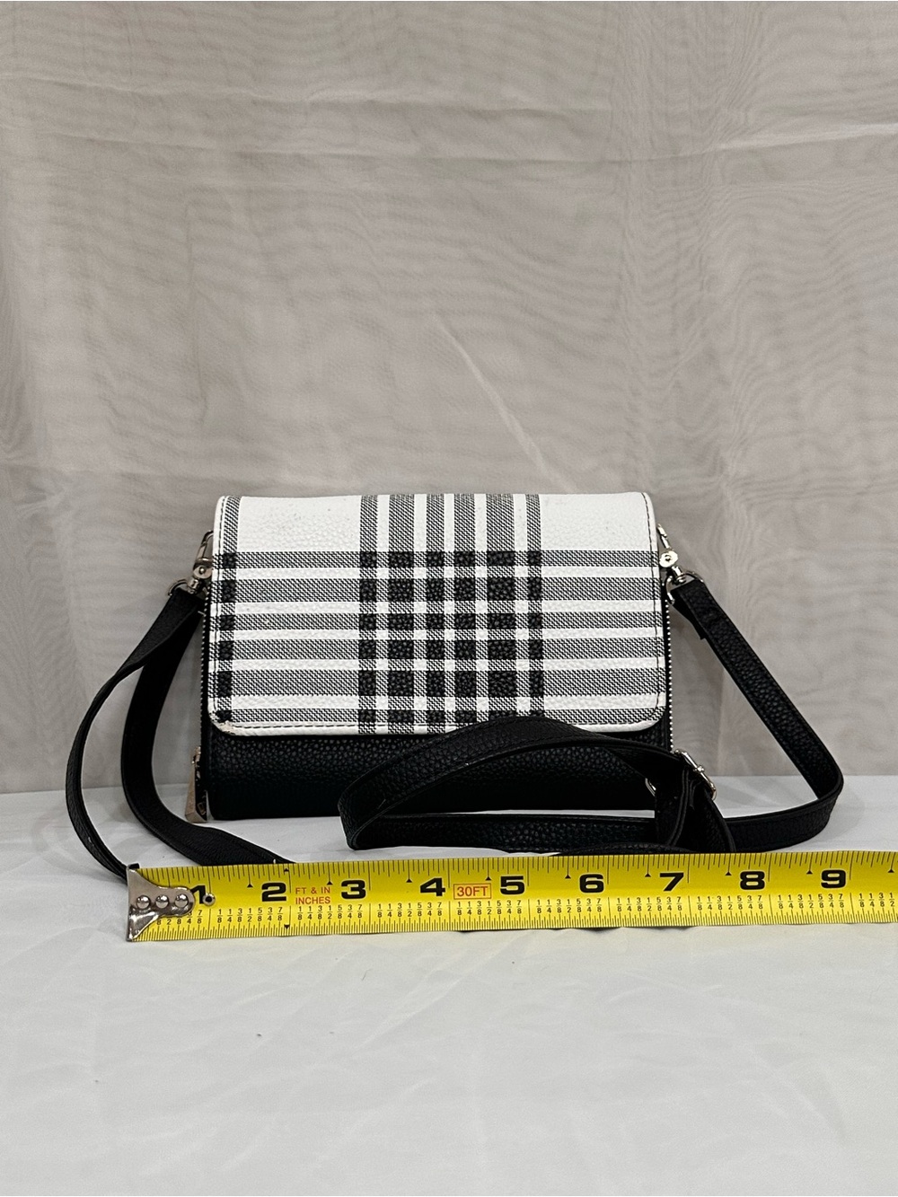 thirty-one Jewell Crossbody/Clutch | Black and White Plaid